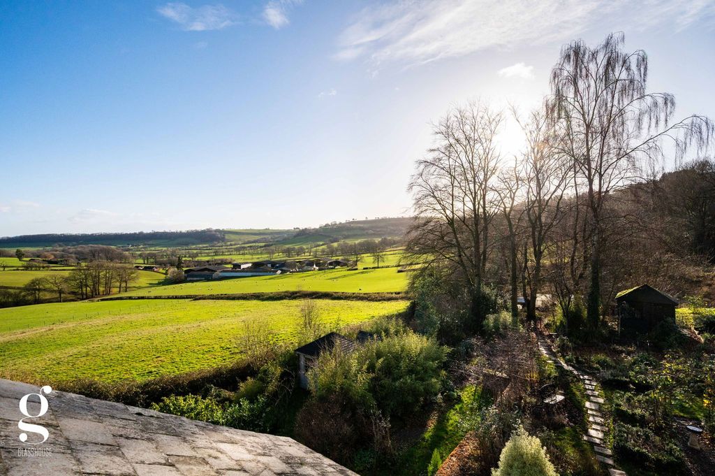 Property photo 3 of 39