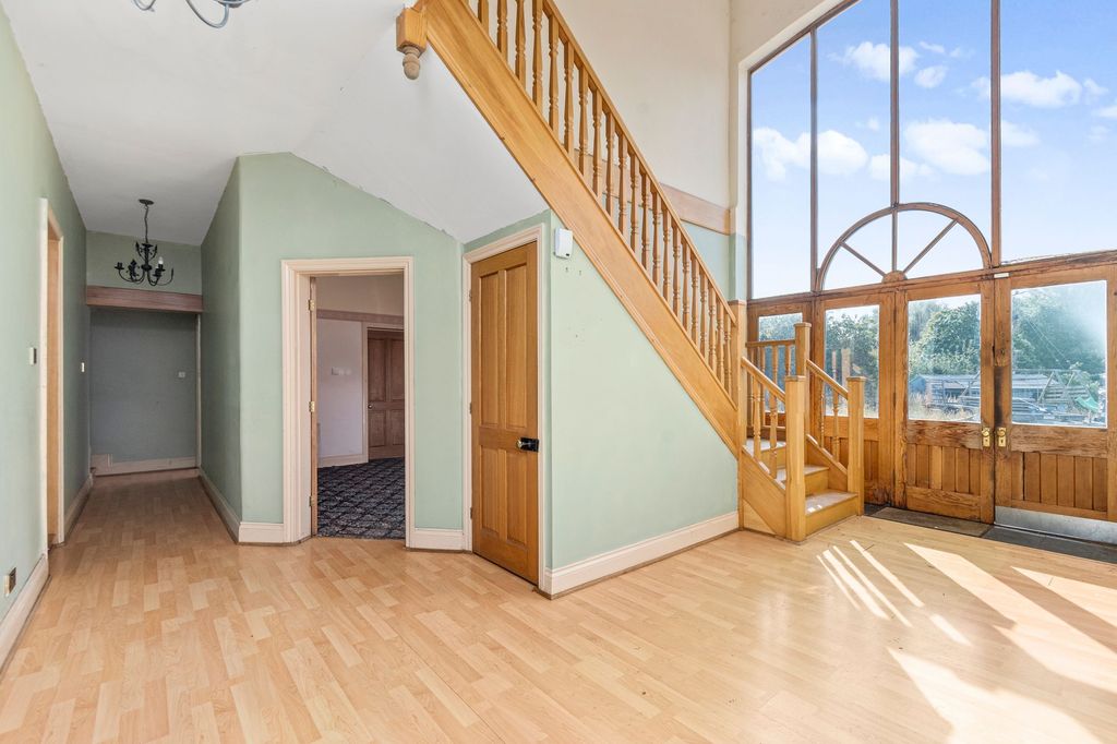 Property photo 2 of 24
