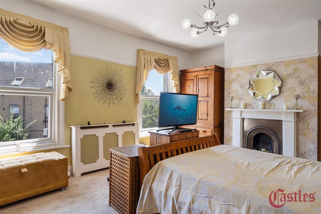 Property photo 3 of 16