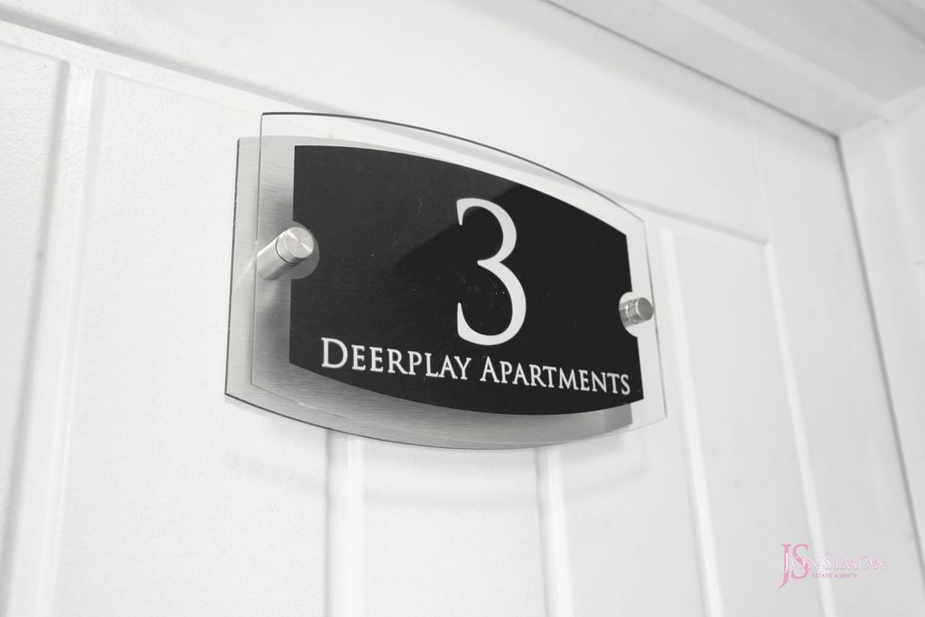 Property photo 2 of 27
