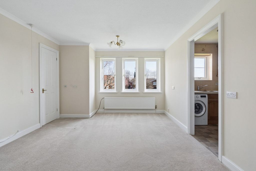 Property photo 2 of 23