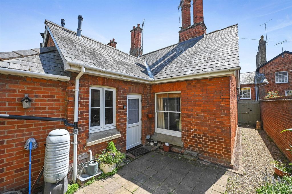 Property photo 1 of 17 Picture No. 16