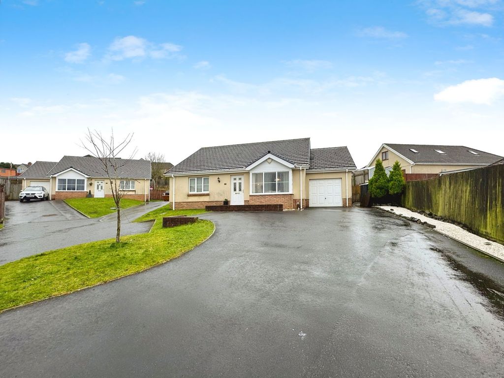 Property photo 1 of 29