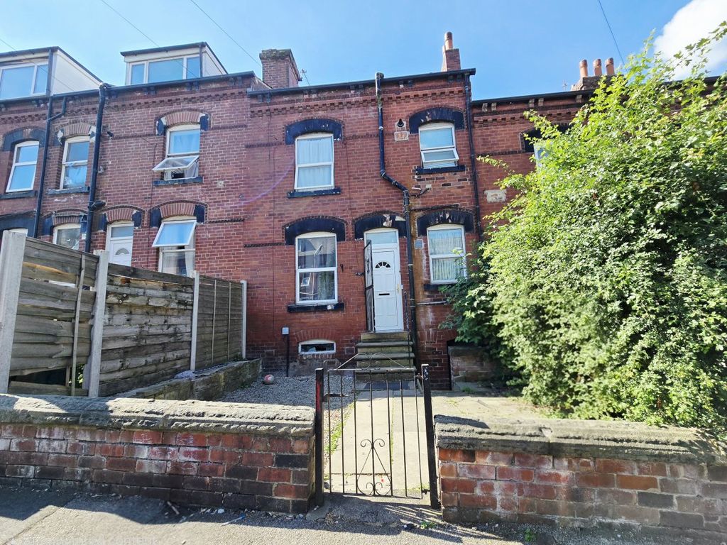 Property photo 1 of 3