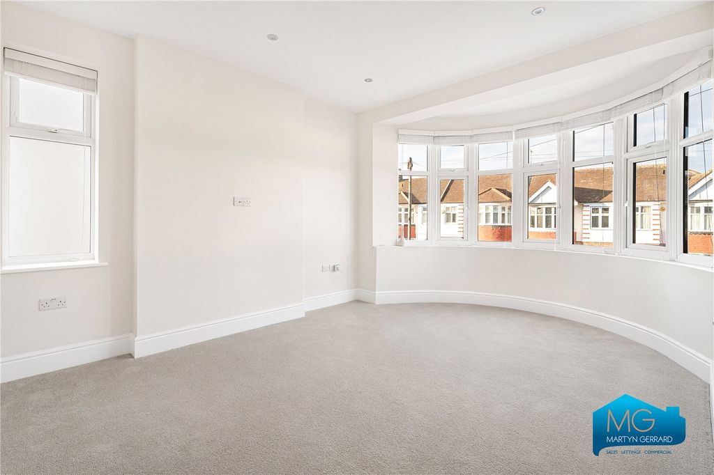 Property photo 3 of 21 Picture No. 13