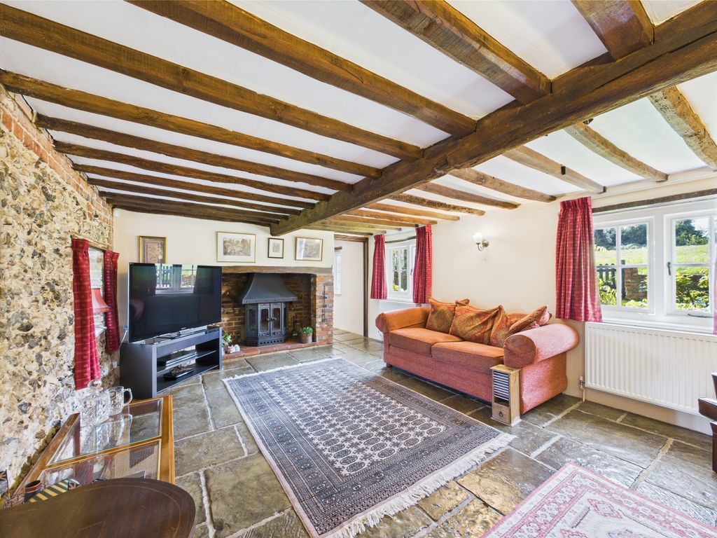 Property photo 3 of 16 Cam01354G0-Pr0492-Still001