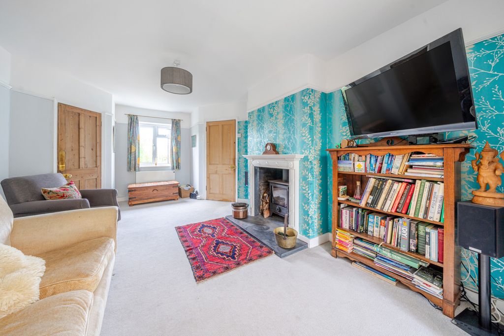 Property photo 3 of 17
