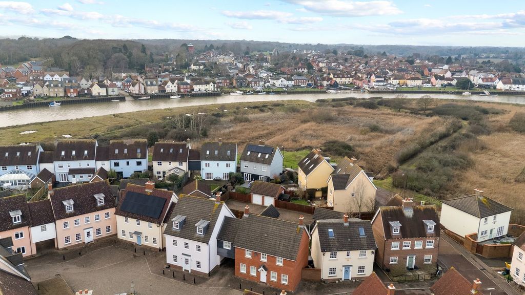 Property photo 3 of 21