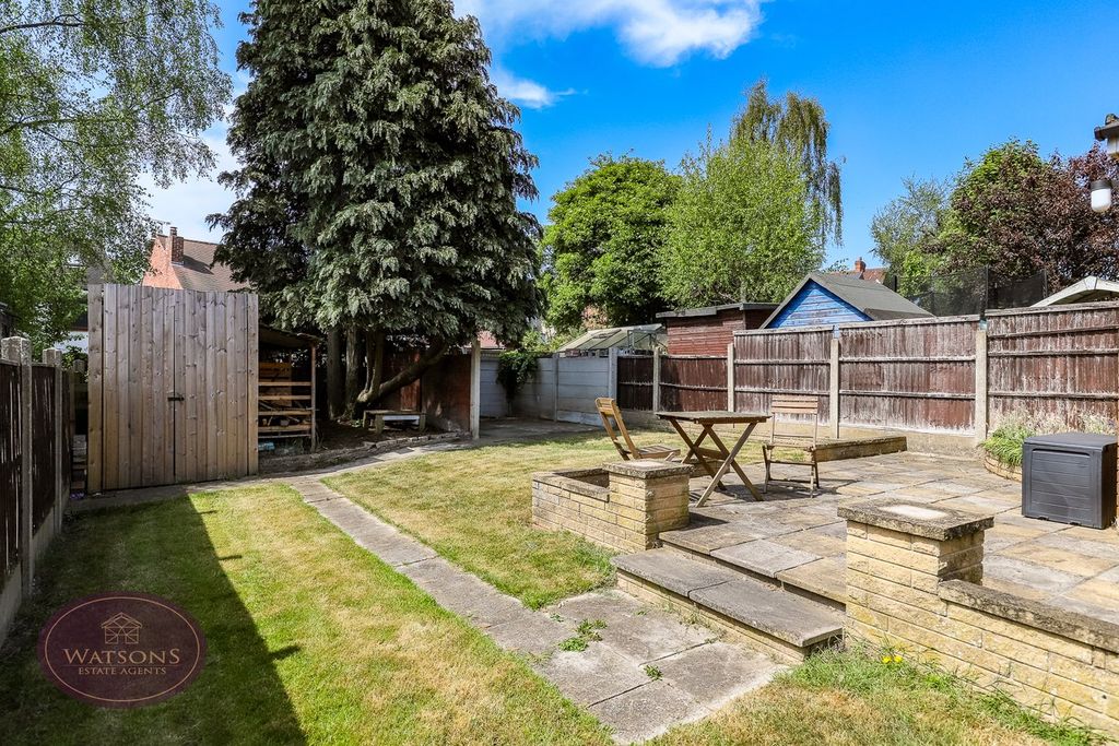 Property photo 2 of 27