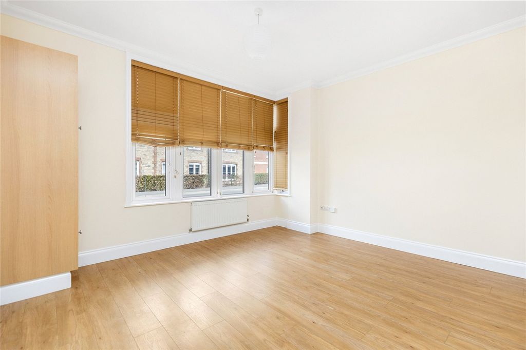Property photo 3 of 10 Picture No. 13
