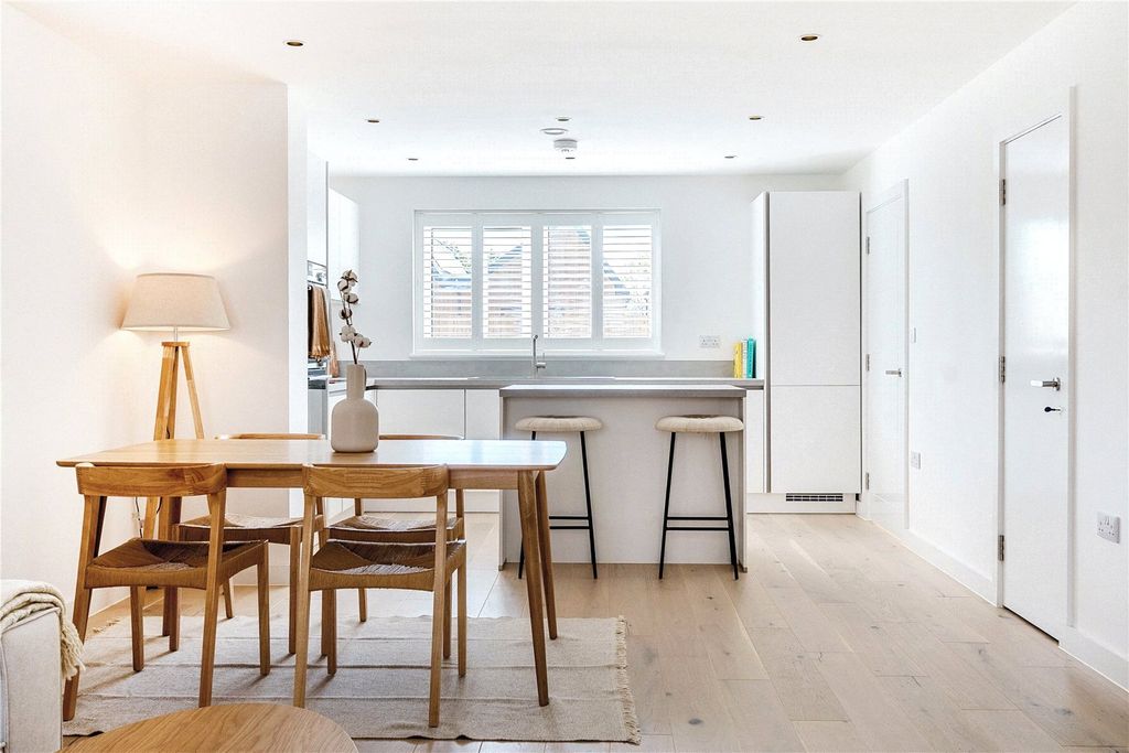 Property photo 3 of 14 Kitchen / Diner