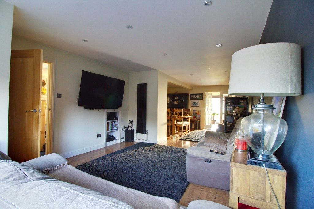 Property photo 3 of 23 Open Plan