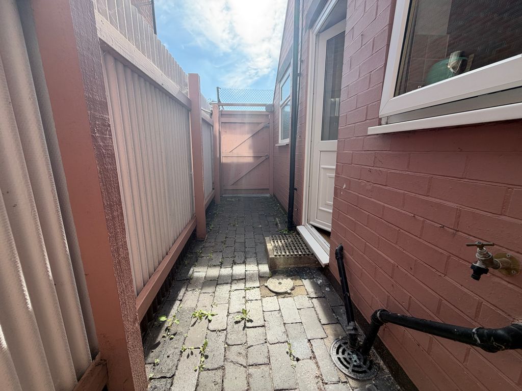 Property photo 2 of 10 Exterior