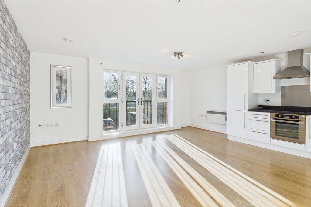 Property photo 2 of 7 Lounge