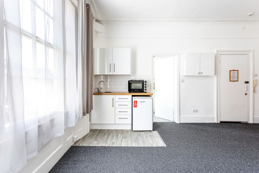 Property photo 1 of 4