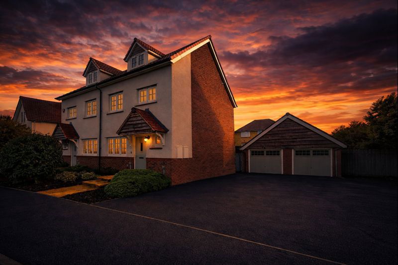 Property photo 1 of 32