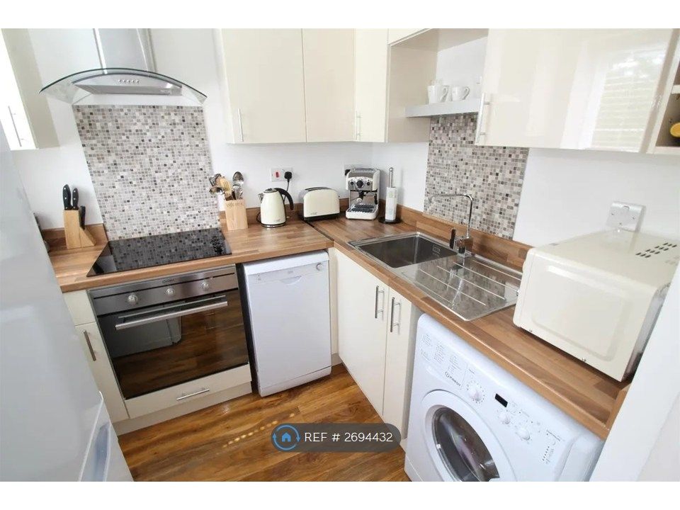 Property photo 3 of 6