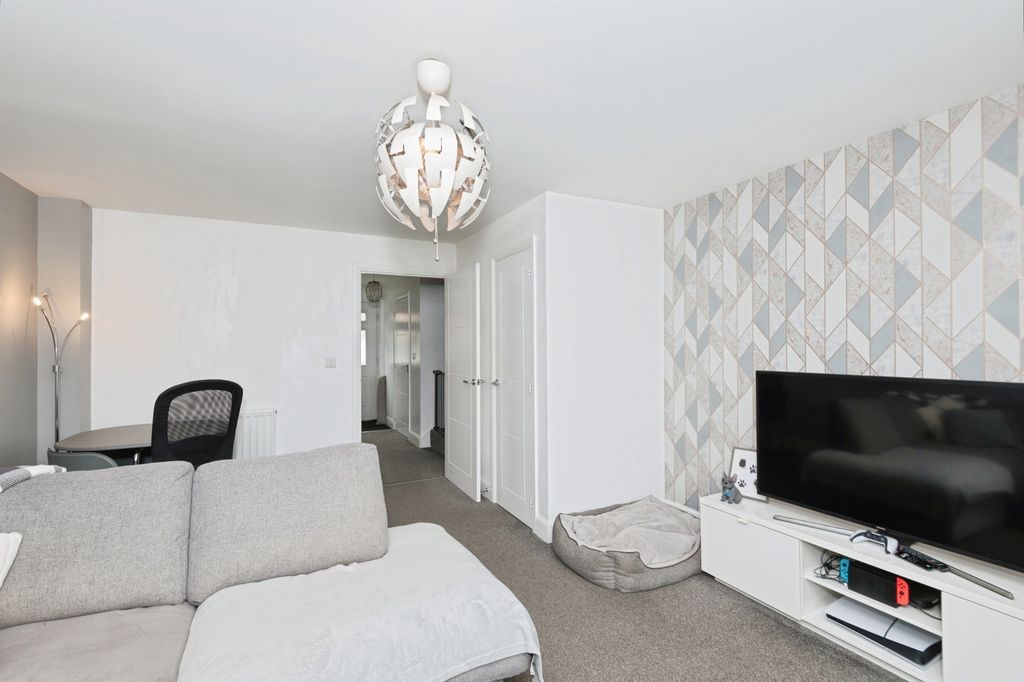Property photo 3 of 17 Pbox-Img.Jpg