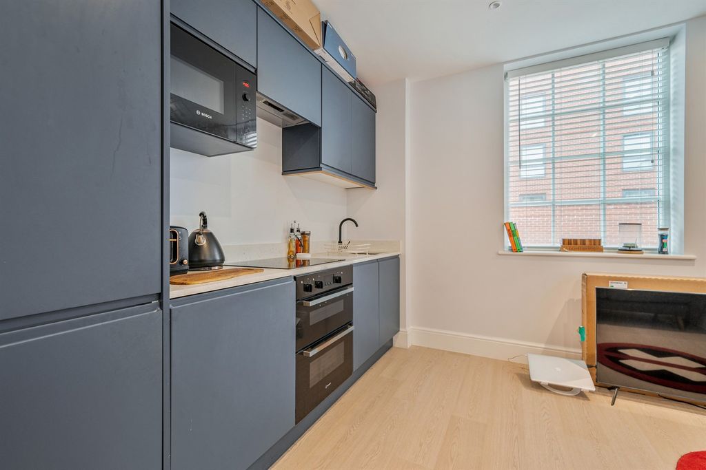 Property photo 2 of 9 Kitchen