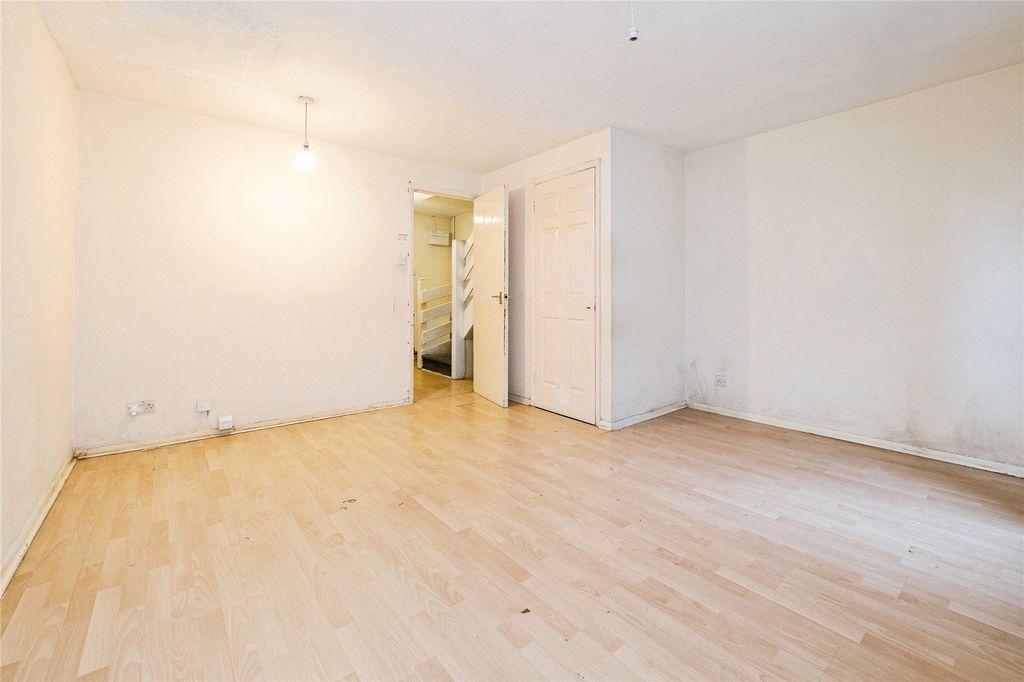 Property photo 3 of 19 Picture No. 13