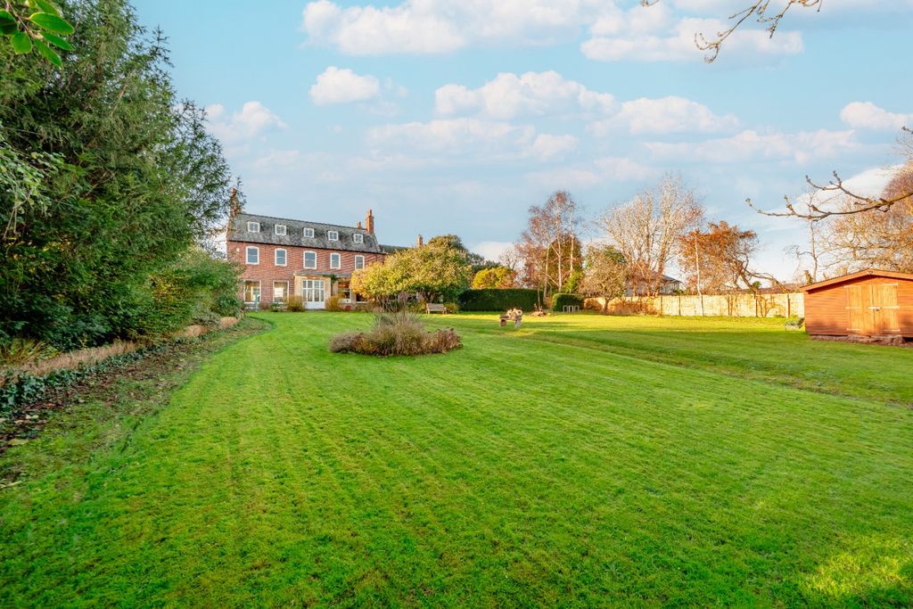 Property photo 2 of 33 4592605