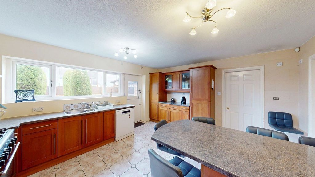 Property photo 3 of 24 Kitchen