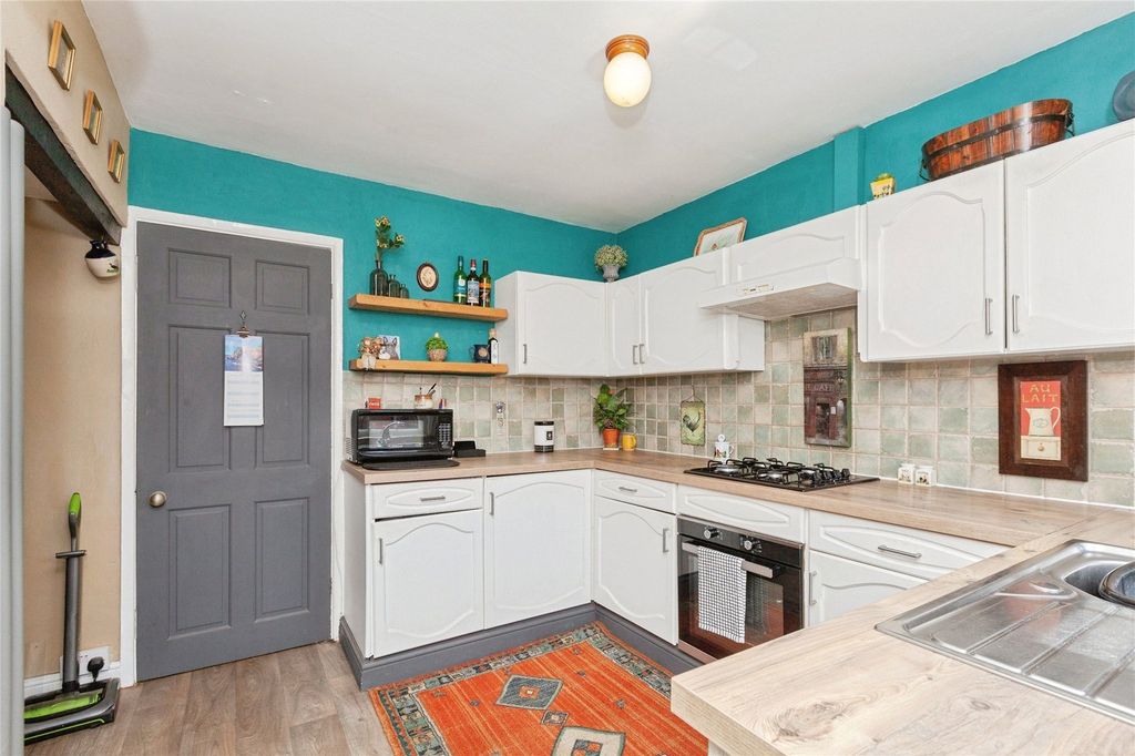 Property photo 3 of 16 Kitchen