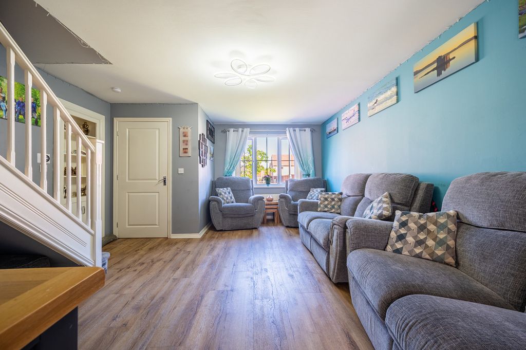 Property photo 2 of 34