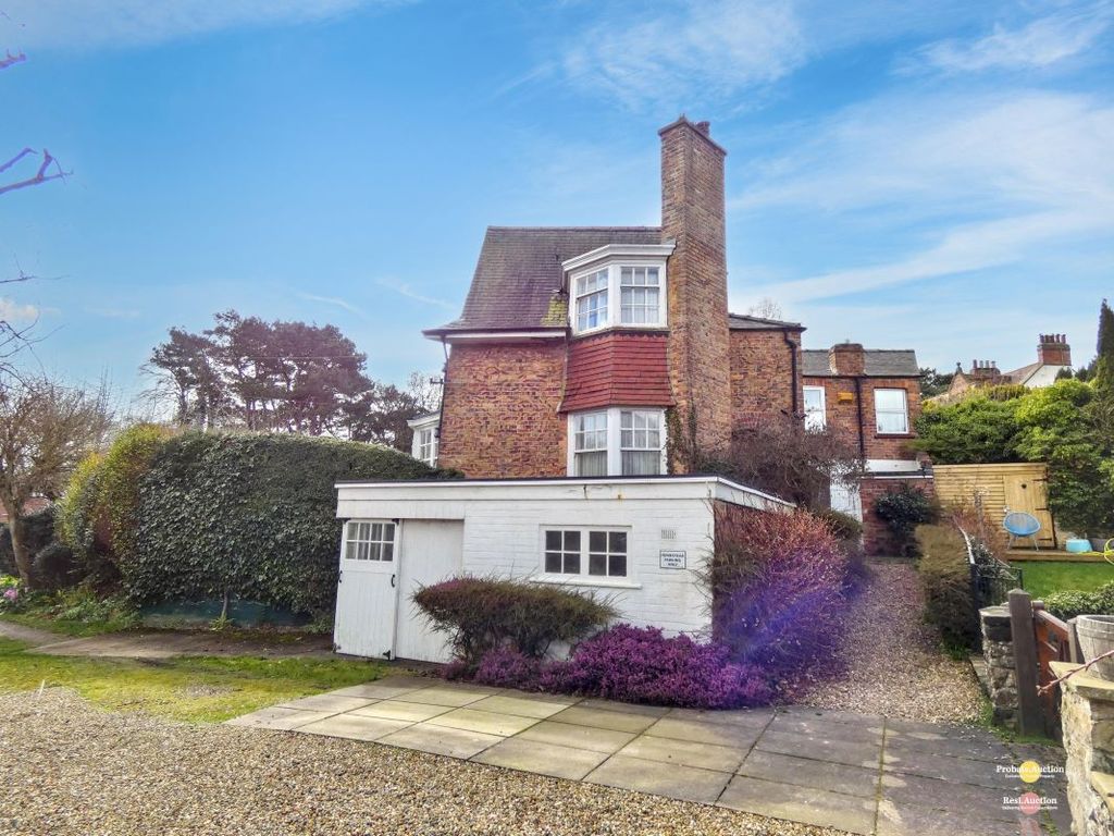 Property photo 2 of 18