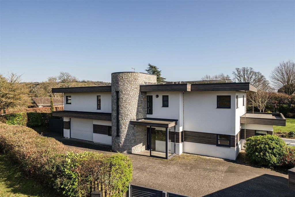 Property photo 2 of 27 The Property