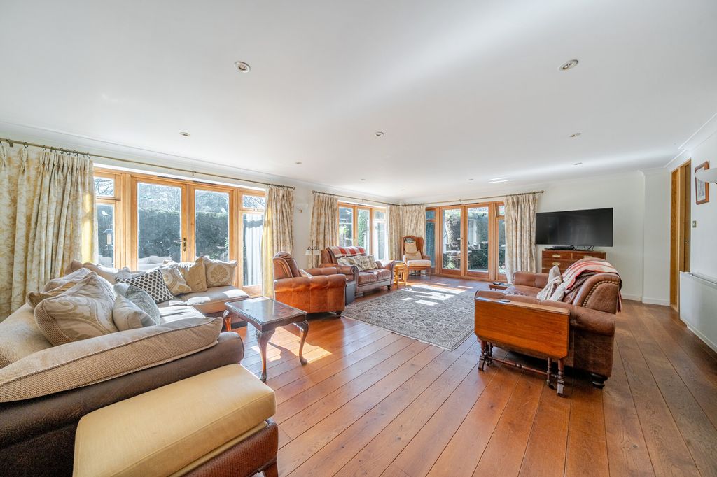 Property photo 3 of 29