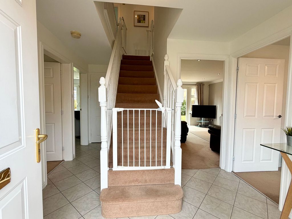 Property photo 2 of 25 Entrance Hallway