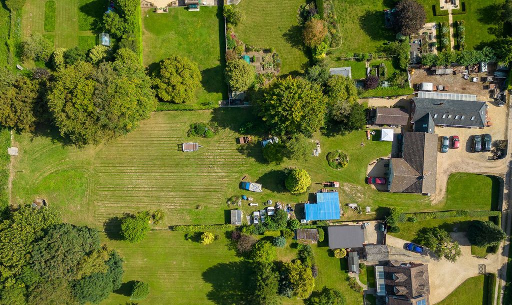 Property photo 1 of 4