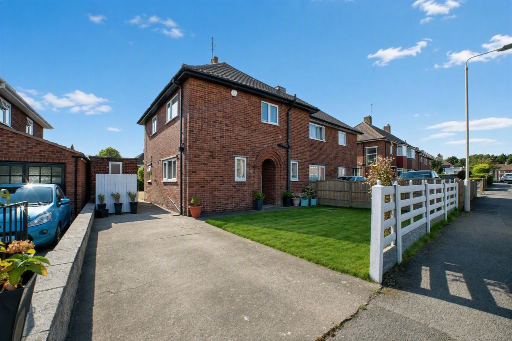 Property photo 1 of 18