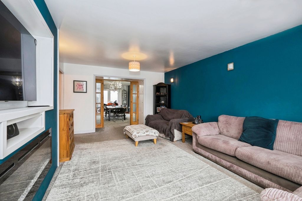Property photo 3 of 18 Pbox-Img.Jpg