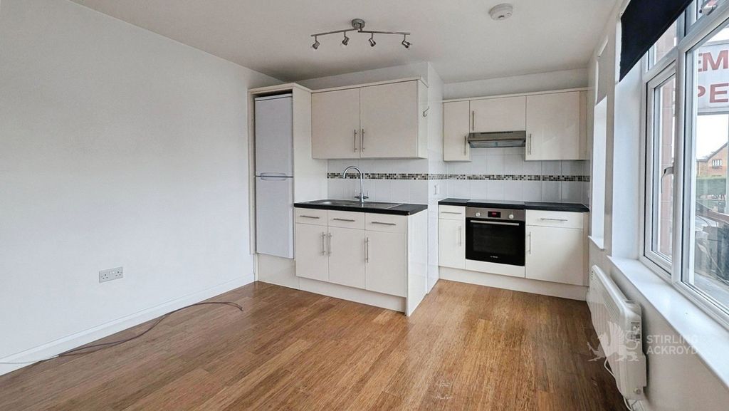 Property photo 1 of 7 Reception/Kitchen