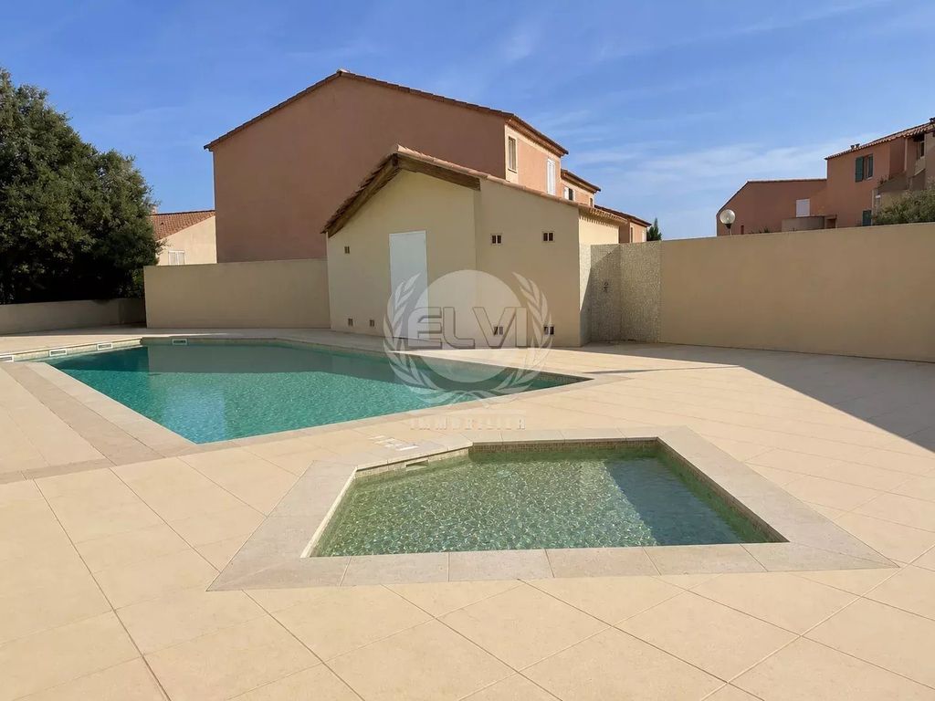 Property photo 1 of 9 Appartment In Sainte Maxime
