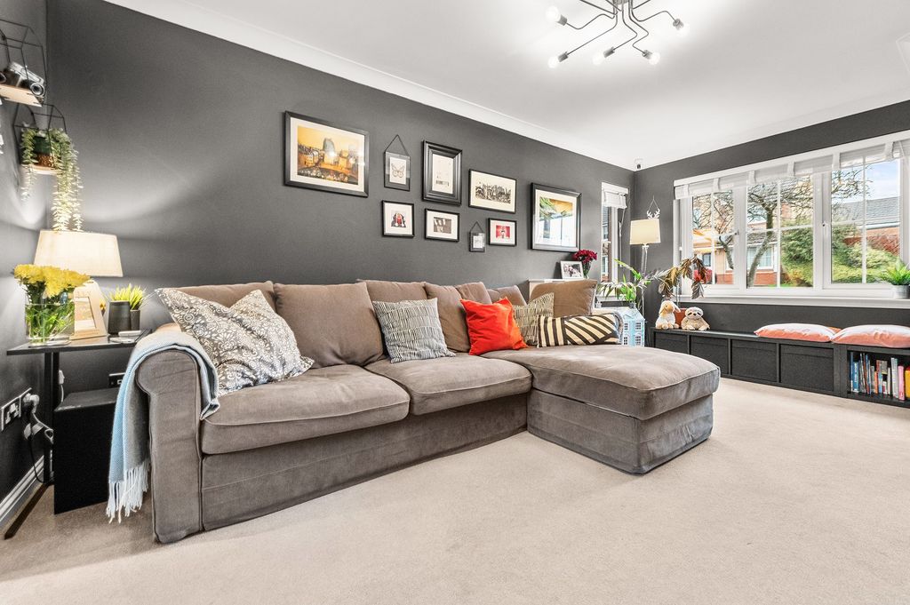 Property photo 2 of 24