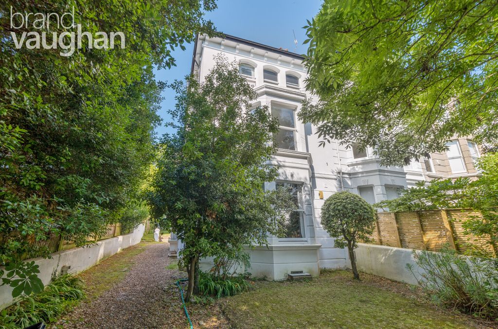 Property photo 1 of 9 F3921496-08A4-43c...
