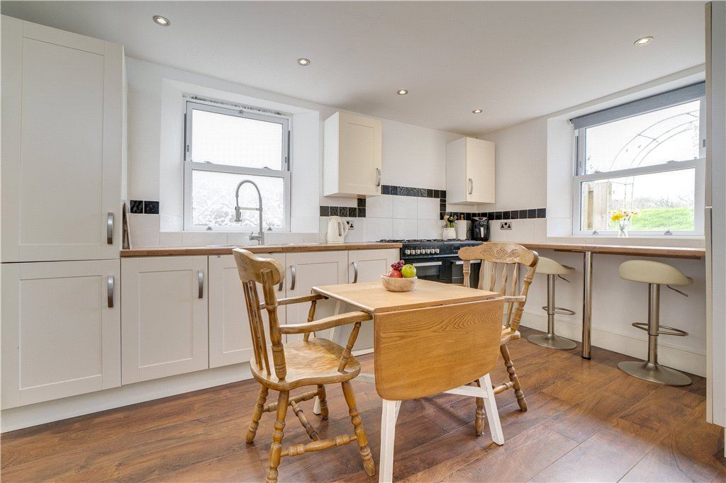 Property photo 3 of 17 Dining Kitchen