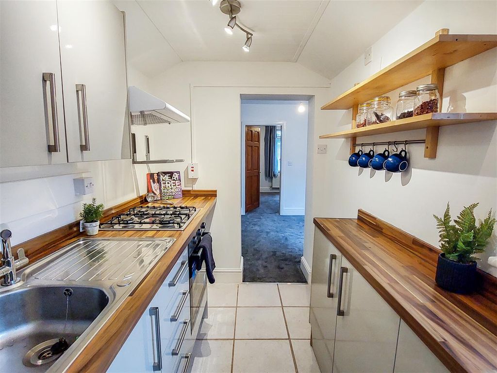 Property photo 3 of 15 Kitchen