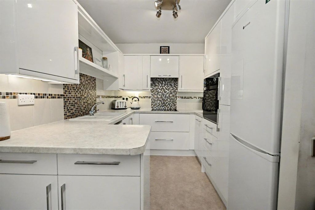 Property photo 3 of 7 Img_8033.Jpg