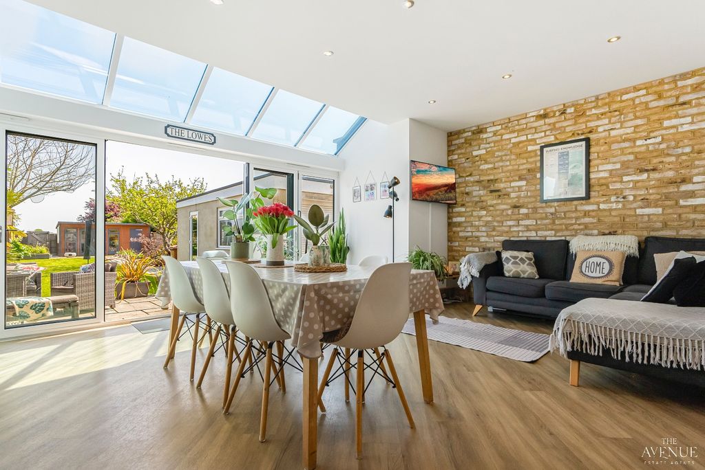Property photo 3 of 18 4146198