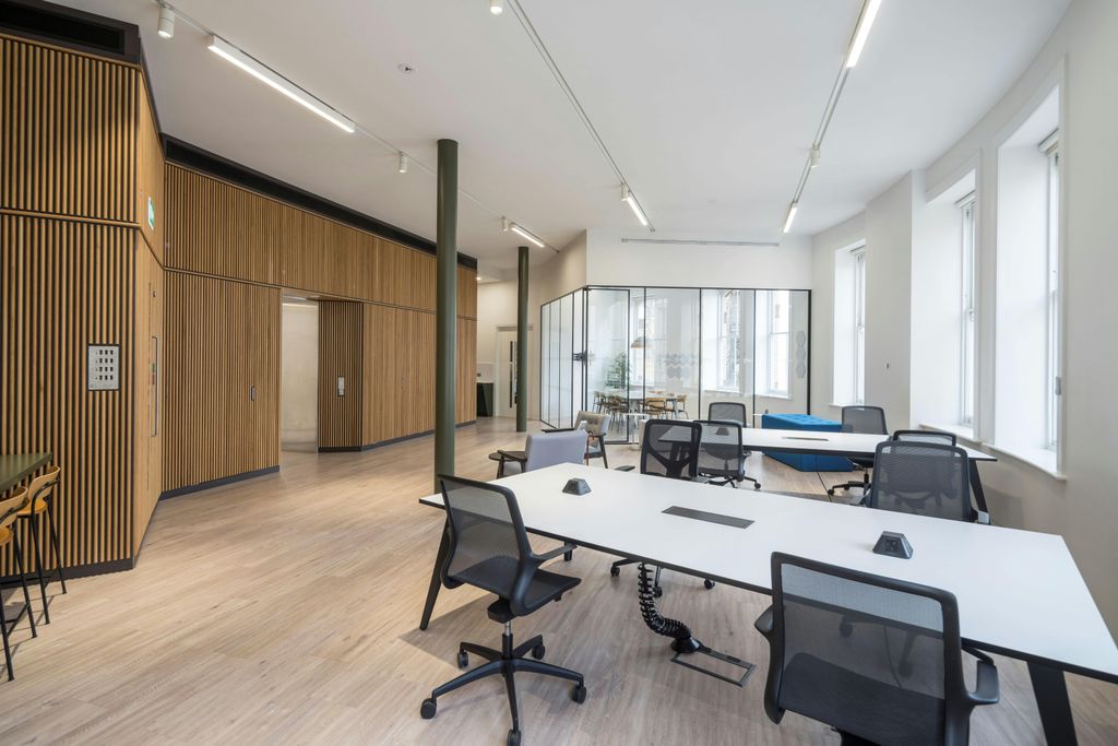 Property photo 3 of 12 MC39576525Lr.Jpg