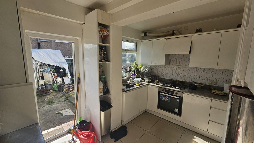 Property photo 1 of 4