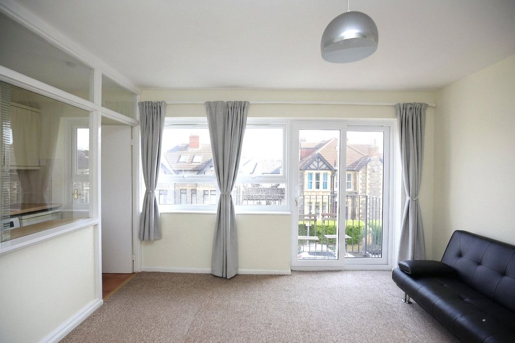 Property photo 2 of 8 Picture No. 06