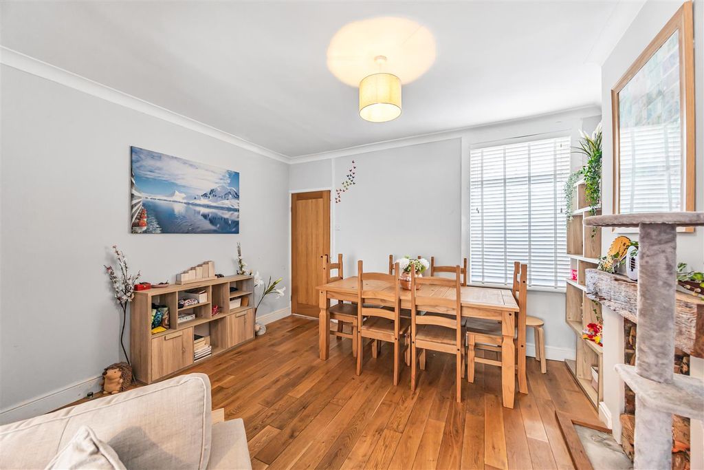Property photo 3 of 30 Dining Room.Jpg