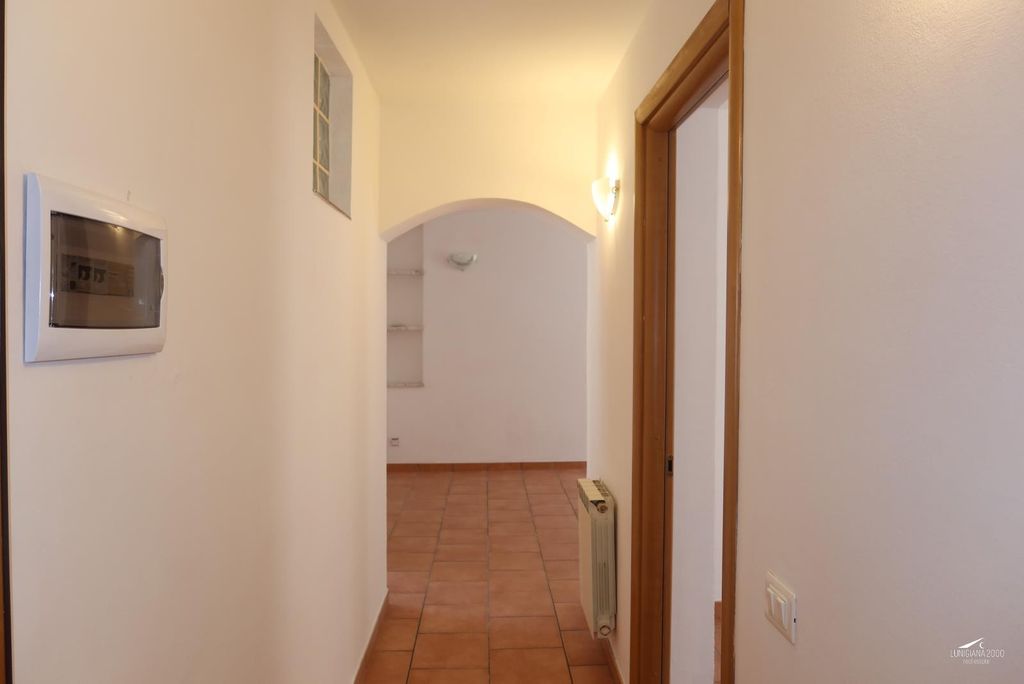 Property photo 3 of 35