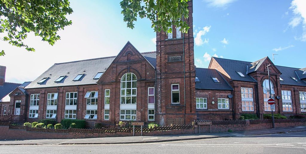 Property photo 1 of 17