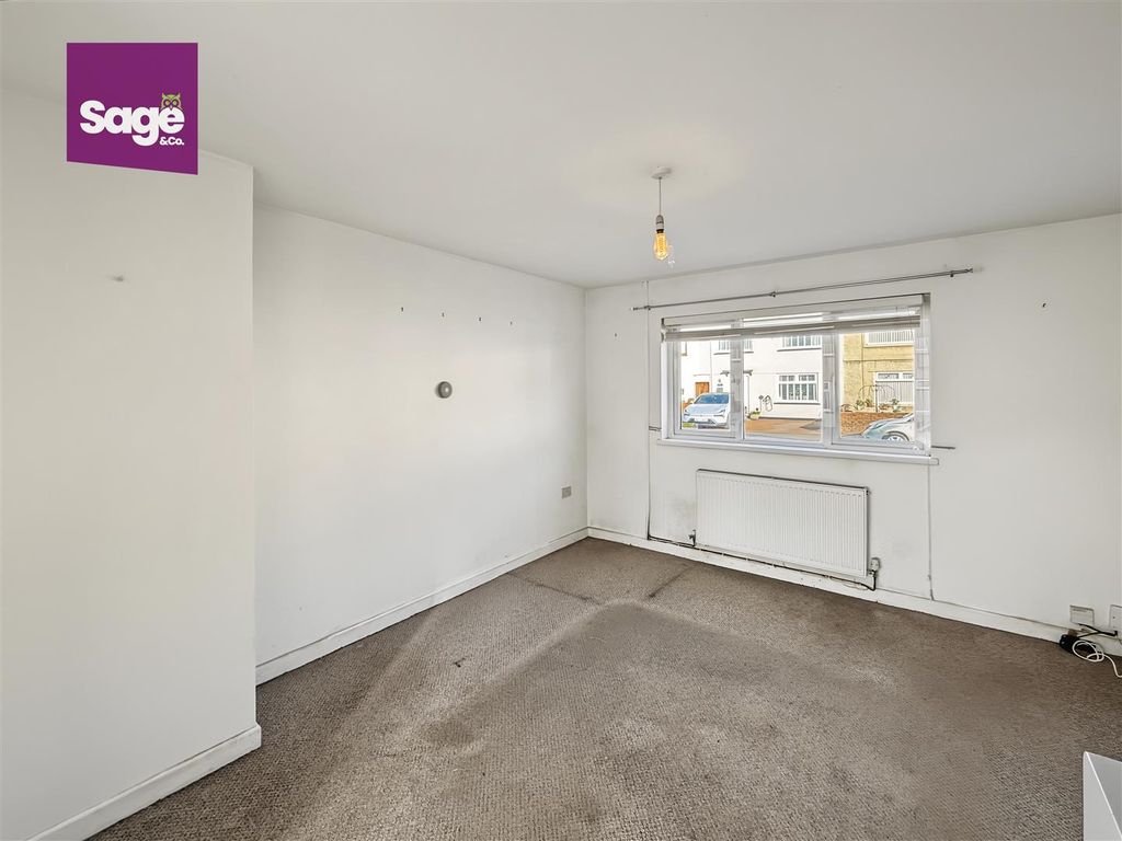 Property photo 3 of 21